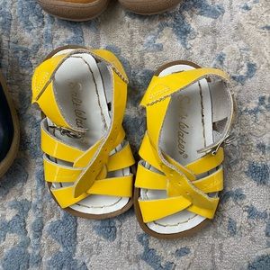 SALT WATER SANDALS Toddler size 4